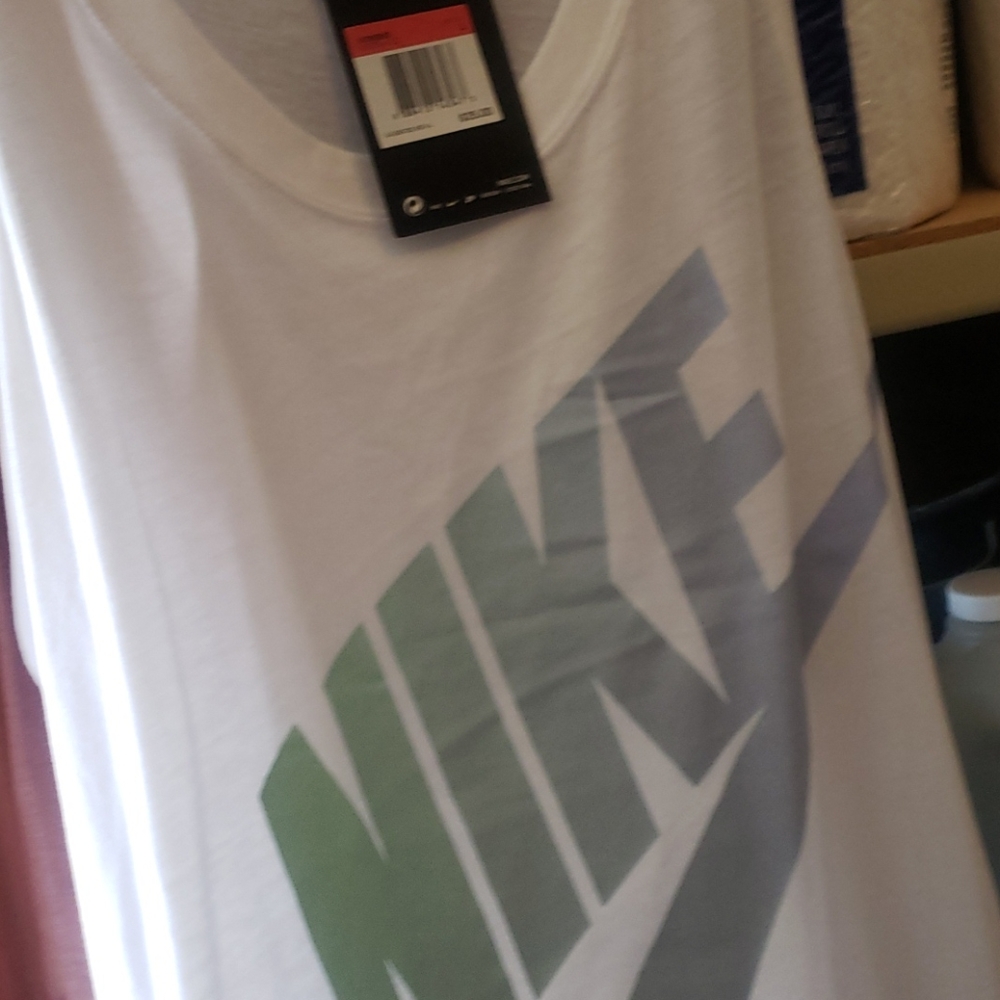Tank top - Picture 2 of 3